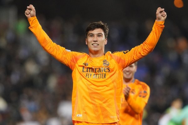 ASS: Gonzalo tỏa sáng trong Câ